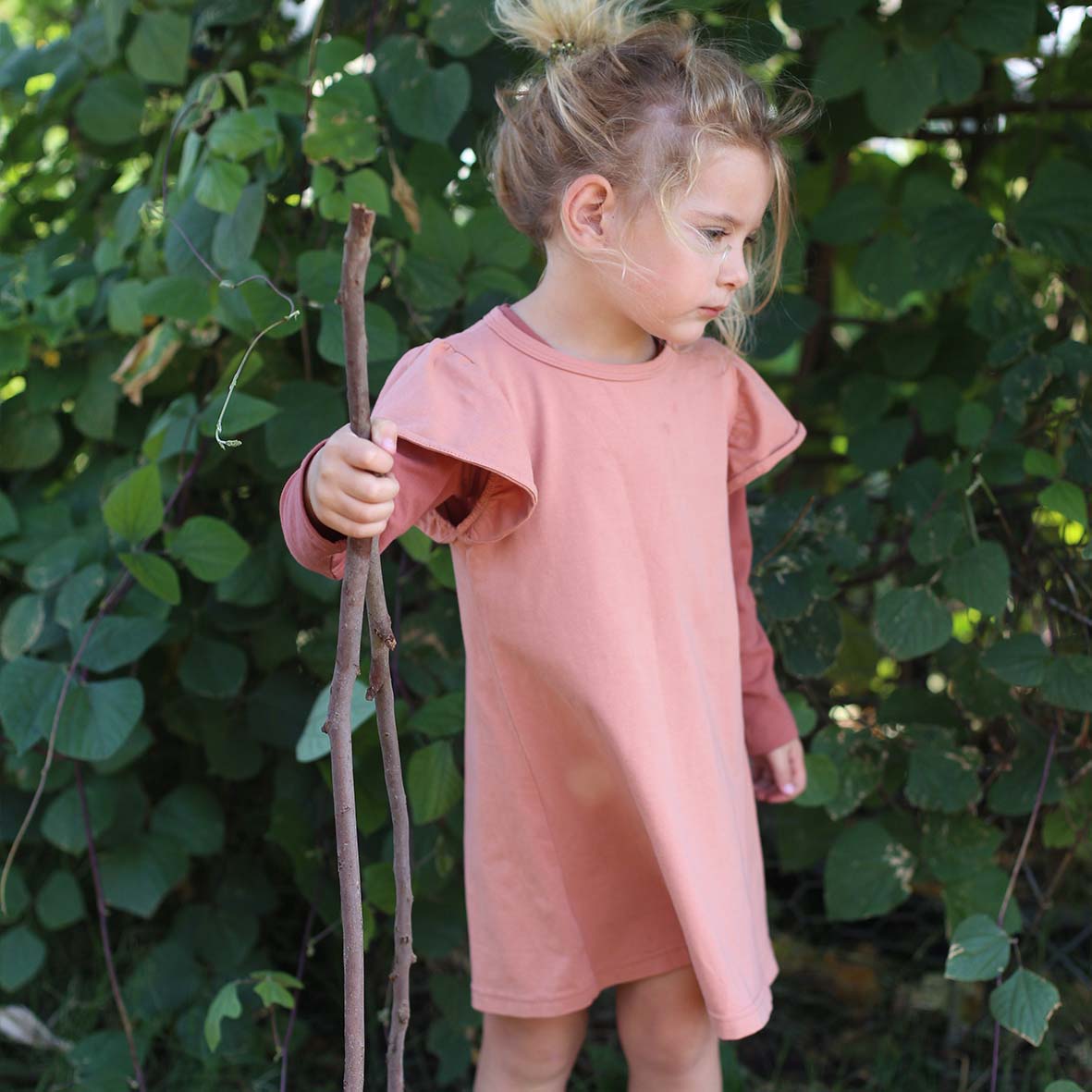 Flutter sleeve dress